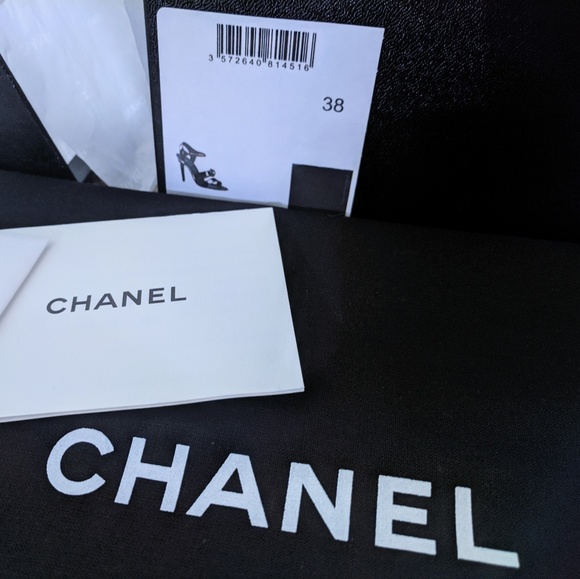 Reserved❤️NIB!🎁🌺CHANEL CC Camellia Pearl Sandals - Picture 6 of 8